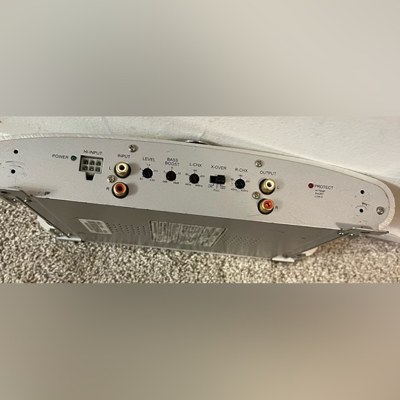 125 amp Jensen Bridgeable to 250 amp built-in crossover - Picture 4 of 7